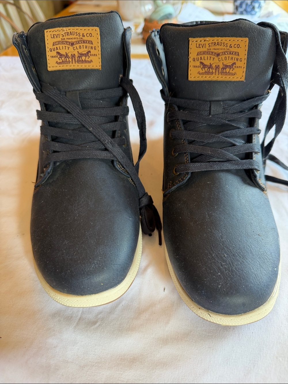 Levi's Men's Black Chukka Boots with Cream Outsole